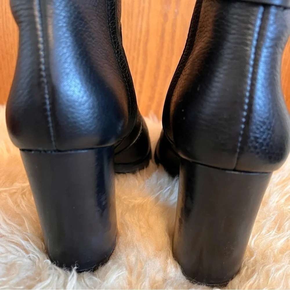 Tory Burch Leigh Lug Sole Black Leather Bootie Sz-7